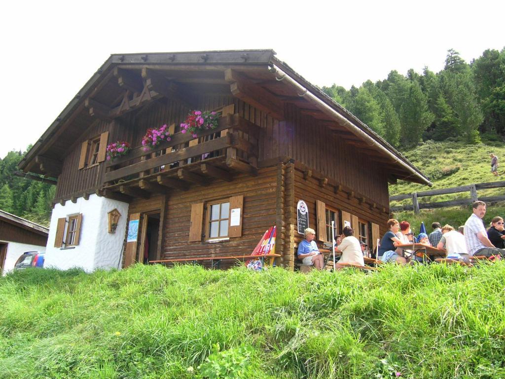 Haus Hubert Appartement Arzl im Pitztal Buitenkant foto