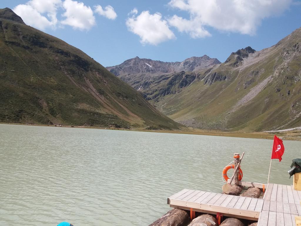Haus Hubert Appartement Arzl im Pitztal Buitenkant foto