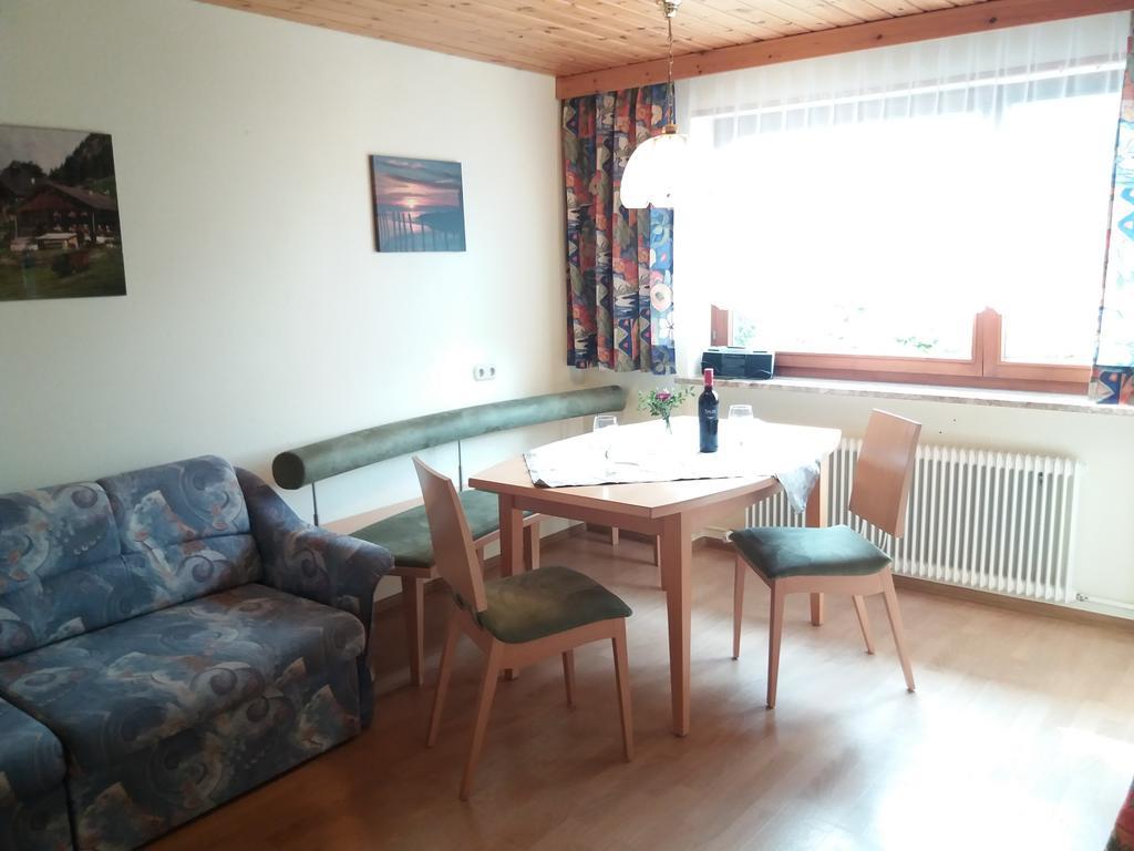 Haus Hubert Appartement Arzl im Pitztal Buitenkant foto